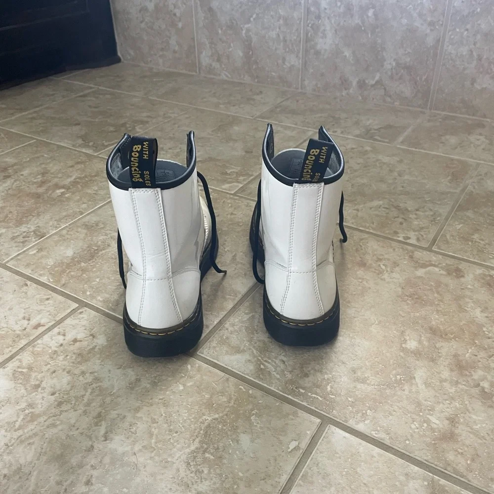 White docs - Picture 4 of 6